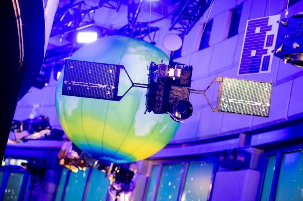 UE Comunicações Satélite Seguro IRIS2